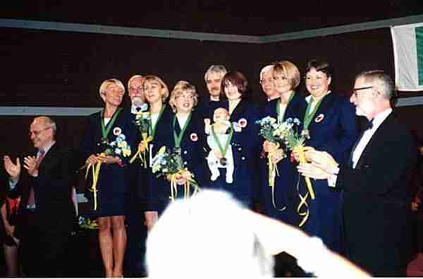 Siegerehrung beim Gewinn der Vize-Europameisterschaft 2002